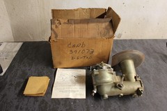 Briggs & Stratton 391073 NOS CARBURETOR FITS MANY MODELS STARTING WITH 243 NOS