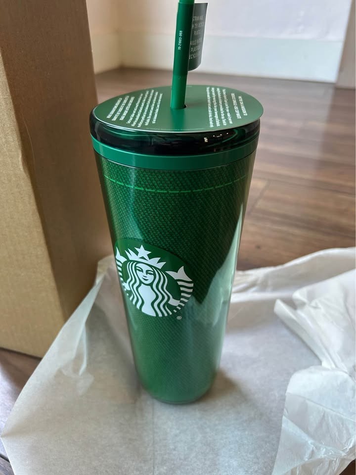 24oz new Starbucks Special Edition Tumbler Bottle Not Available Retail! NEW!