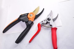 Felco 15  High Performance Pruning Shears Swiss Made Hand Pruner + Fiskars P552