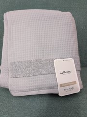 WelHome Waffle Bath Towel 29 in x 58 in in Gray