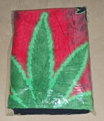 New Green Red Leaf Beach Bath Pool Gift Towel Pot Weed Leaves Marijuana Canabis