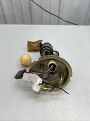JOHN DEERE SENDING UNIT AND FUEL PUMP 445 AM117276 AM117108