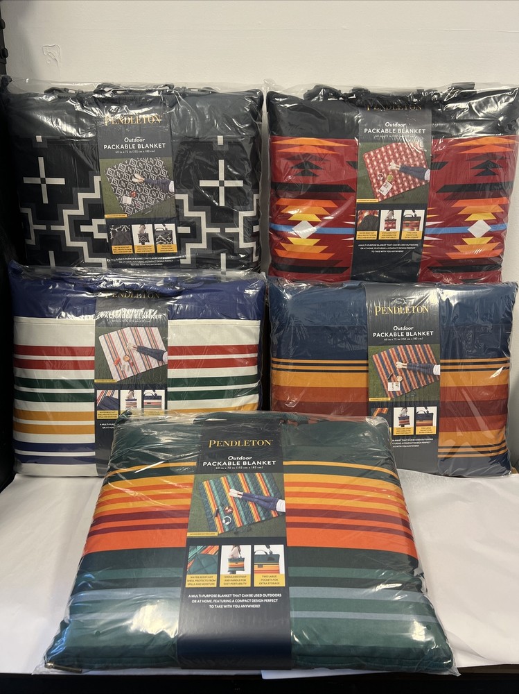 Pendleton Outdoor Packable Blanket Picnic Tailgate Folds & Zips 60×72 inches