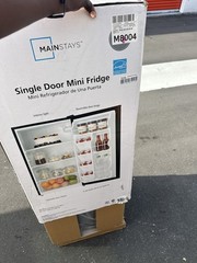 Mainstays 3.3 cu ft Single Door Mini Fridge Black M8004