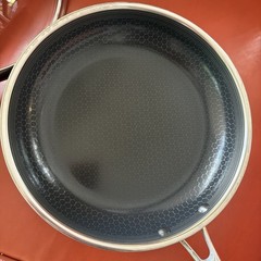 VERY NICE USED HexClad Hybrid 10” Nonstick Frying Pan w Temper Glass Lid