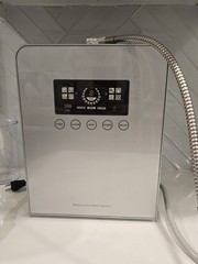 Hydrogen alkaline negative ion water purifier
