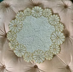 Tahari 14″ Fully Beaded White Yellow Daisy Flower Charger Placemat