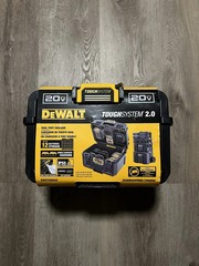 *Brand New* DEWALT Toughsystem 2.0 20V Dual Port Charger Box – DWST08050