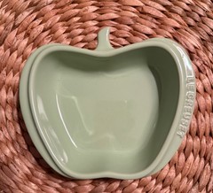 Le Creuset Kiwi Green Apple Dish 17cm 6.5″ NIB RARE Retired!