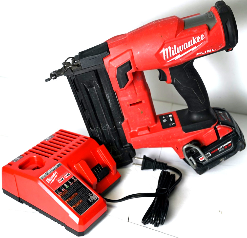 Milwauke 2746-20 M18 FUEL 18 Gauge Brad Nailer + 5 Ah Battery & Charger