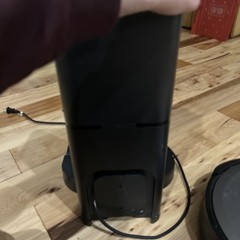 iRobot Roomba i8 Self-Emptying Vacuum Cleaning – Scratch & Dent