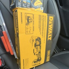 DEWALT 20V MAX XR Brushless Oscillating Multi-Tool Kit / 2.0 ah battery included