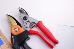 Felco 15  High Performance Pruning Shears Swiss Made Hand Pruner + Fiskars P552