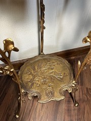 Antique SOLID BRASS 2 Tier Curio Stand, Accent Table, Plant Stand w 3FLOWER LEGS