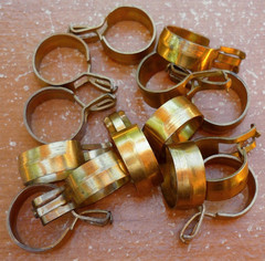 (16) Vintage Brass Finish 5/8″ Clip-On Cafe Curtain Drapery Rings