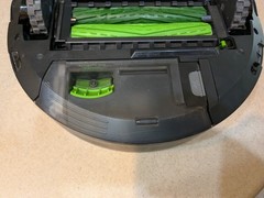 Roomba J7+ (Plus) Self-Emptying Robot Vacuum +Clean Base