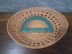 Oval Wicker Basket Brown Medium Traditional Indoor Less Than 10 in
