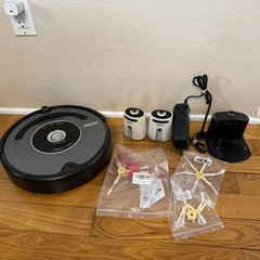 iRobot Roomba 550 Robotic Vacuum Cleaner w/ (2) Lighthouses and Home Base+ More