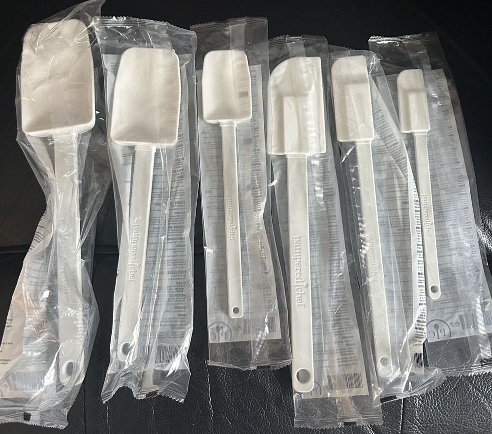 New Pampered Chef Classic White Scraper Spatula Lot of Six 6 Set Mix N Scraper