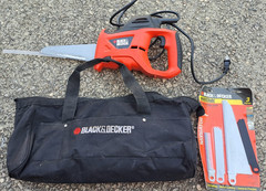 Black & Decker Corded Electric Reciprocating Hand Saw w/ Bag & Navigator Blades