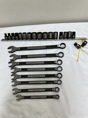 Kobalt Combination Metric Wrench Set of 8 & 18 PIECE SOCKET SET METRIC & SAE