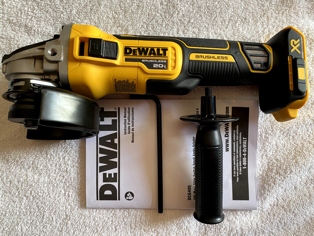 New Dewalt DCG405B 20V 20 Volt Max XR 4-1/2″ Angle Grinder W/ Kickback Brake