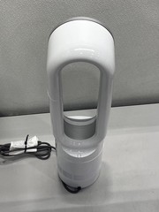 Dyson AM09 Hot+Cool Jet Focus Bladeless Heater and Fan – White/Silver