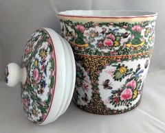 WILLIAMS SONOMA Famille Rose Botanical Porcelain Canister Jar w/ Lid (7.5″ tall)