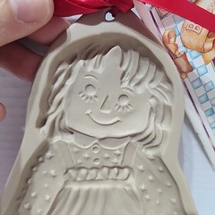 Brown Bag Cookie Art Raggedy Ann Cookie Mold Stoneware 6.5in Vintage