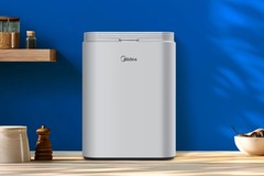 Midea Countertop Bullet Ice Maker 26.5 lb 2 Sizes Fast 6‑Min Ice Auto‑Clean Port