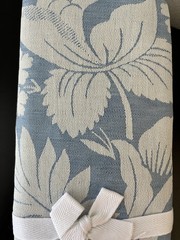 WILLIAMS-SONOMA Vintage Floral LIGHT BLUE Jacquard Table Runner 18.5 x 108″ NWT