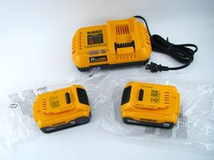 NEW GENUINE Dewalt 20v dcb118 fast battery charger 2x 5ah DCB205 Batts 20 volt
