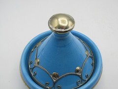 MOROCCAN HANDCRAFTED CLAY POTTERY TAGINE w/NICKEL SILVER OVERLAY (4.25″)
