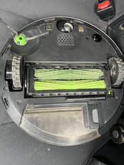 iRobot Roomba J7 Vacuum Cleaning Robot UNIT ONLY – Can’t Test, Don’t Have Charge