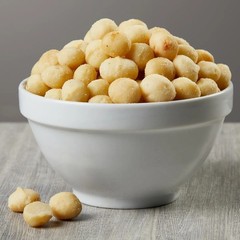 Kirkland Signature Dry Roasted Macadamia Nuts Sea Salt 24oz Bag 1.5lb