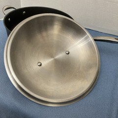 Kirkland Signature NSF Hard-Anodized Aluminum 5.5 QT (5.2 L) Sauté Pan w/Lid