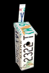 License Plate Bird House Handmade Maine Chickadee Florida Washington Rainier NEW