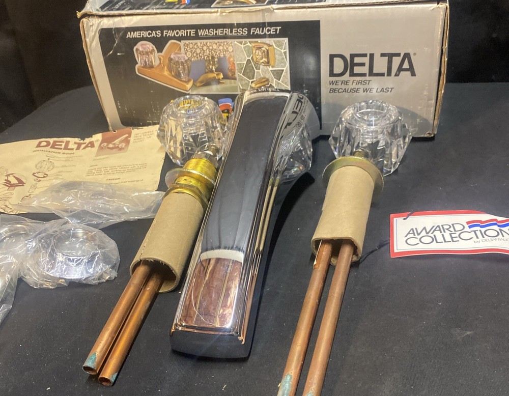 Delta Award Collection Bathroom Faucet 2710 Polished Chrome Acrylic Unused NOS