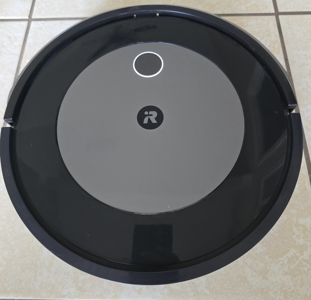 Robot Roomba J7 Robot Vacuum | Smart Mapping | Obstacle Avoidance | Black