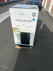 Mainstays 3.3 cu ft Single Door Mini Fridge Black M8004