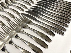 36 Pc. Oneida STAFFORD MIRROR 18/10 Stainless Vietnam