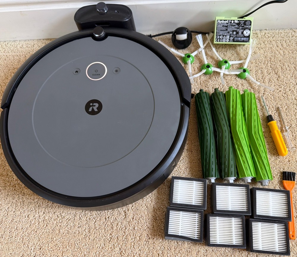 REFURBISH iRobot Roomba i2 i2152 Robot Vacuum Cleaner WiFi Enabled Grey Black 2