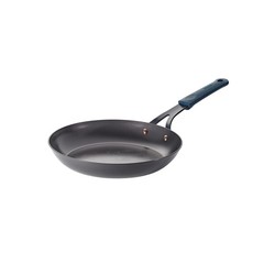 Carbon Steel 10-Inch Frying Pan with Silicone Grip, Naturally Non Stick Skill…