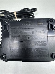 DEWALT 4 Amp Battery Charger 12V & 20V Volt MAX Li-Ion DCB1104 (OB) Tested
