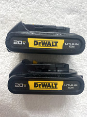 2 New Dewalt DCB201 20V Max Batteries 1.5Ah Lithium Ion Li-Ion Genuine DCB201-2