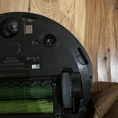 iRobot Roomba i8 Self-Emptying Vacuum Cleaning – Scratch & Dent