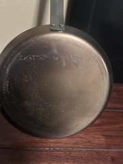 de Buyer Mineral B Classic Carbon Steel Cree Pan 9.5” It Has Some Rust Spots