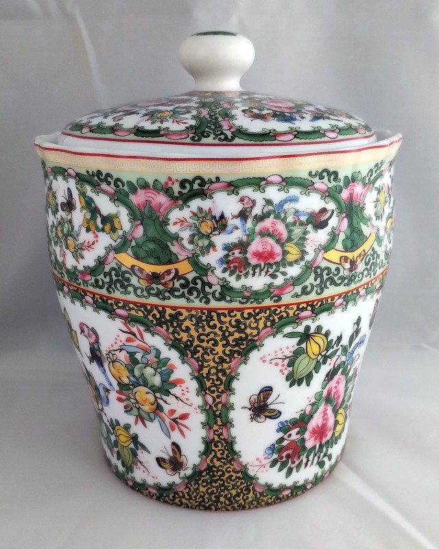 WILLIAMS SONOMA Famille Rose Botanical Porcelain Canister Jar w/ Lid (7.5″ tall)