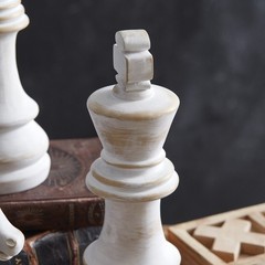 Resin Chess Sculpture-King-Resin Decorative Statue-Ofice-Men Cave-Any room- 10″