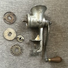 F O K co 10 Manual Meat Grinder Cast Iron Silver w/ Blades Handle Clamp